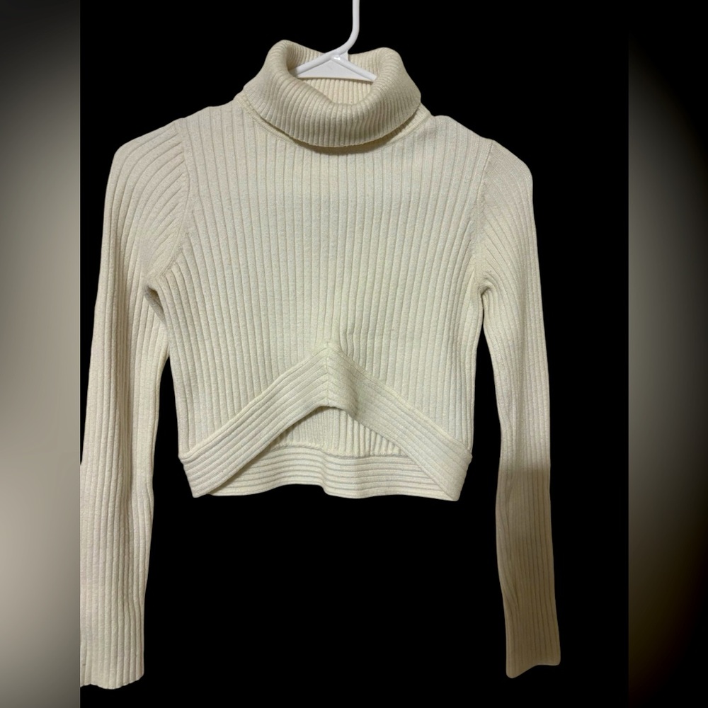 Bershka Turtleneck Crop sweater